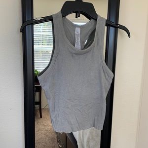 Cropped ribbed tank